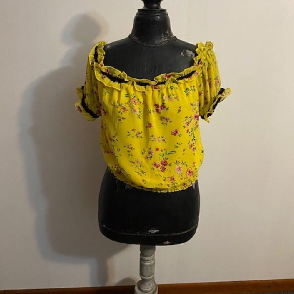 Lily White Yellow Floral off the shoulder crop top, size L
